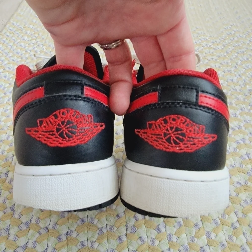 Air Jordan 1 Low Sneakers 6Y